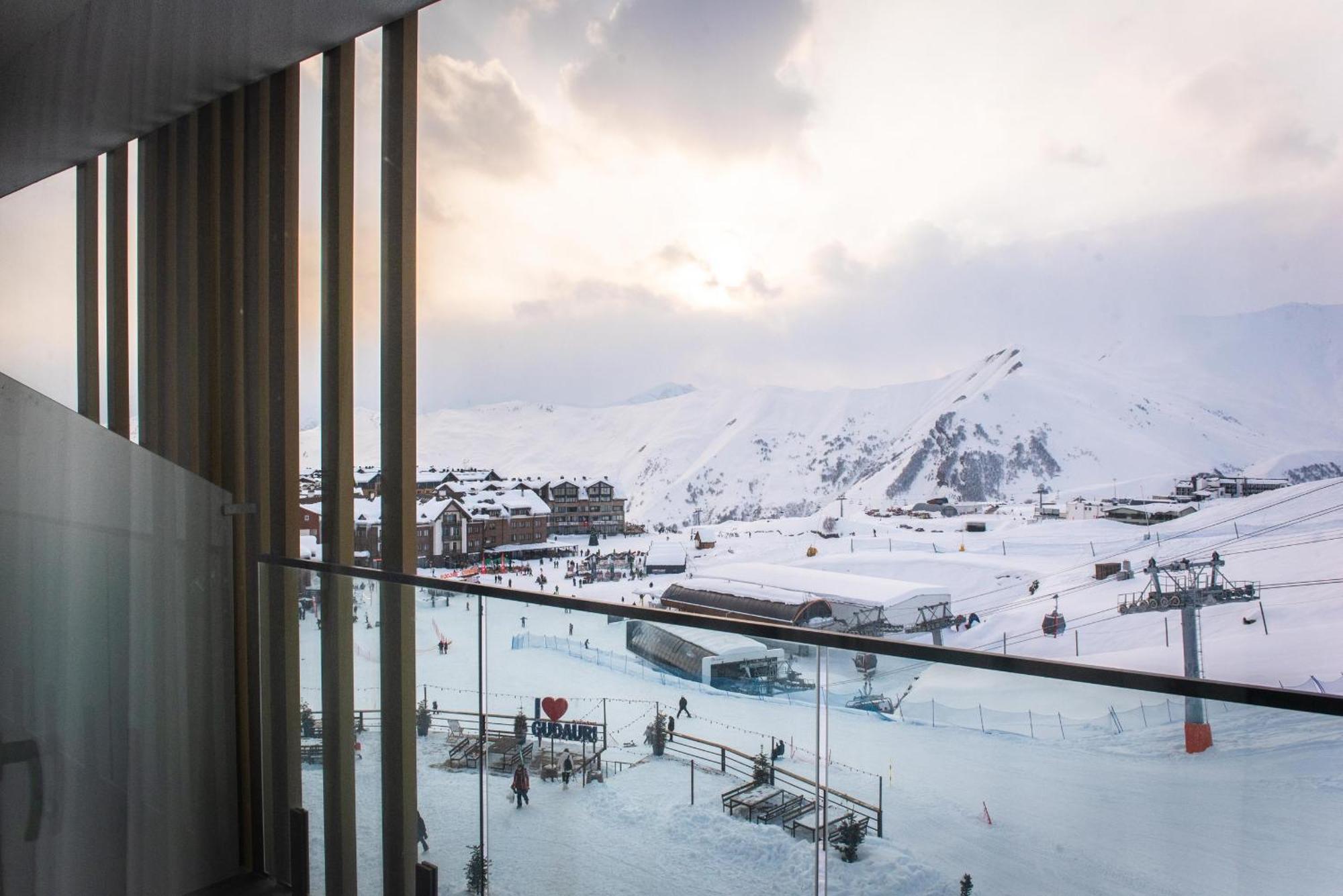 Gudauri Atrium Aparthotel Exterior photo